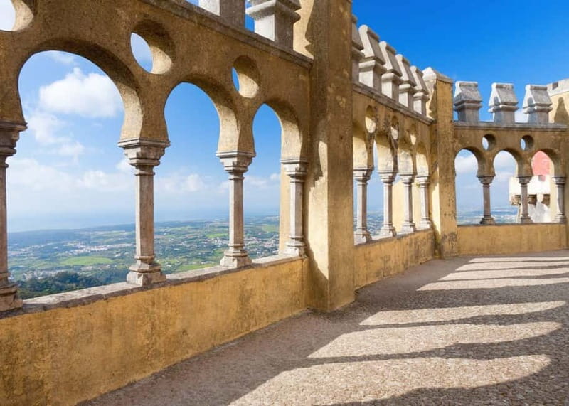 From Lisbon: Sintra Half-Day Tour with Pena Palace Tickets - The guides make the tight schedule work
