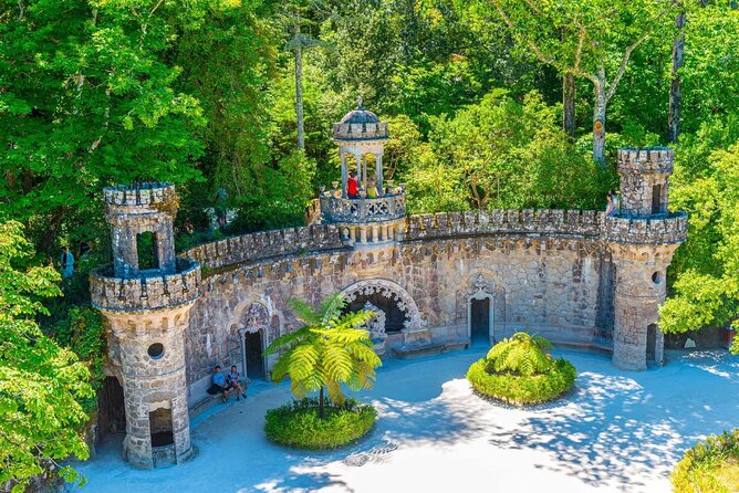 From Lisbon: Sintra, Pena Palace and Regaleira - Sintra old town: a proper pause for lunch