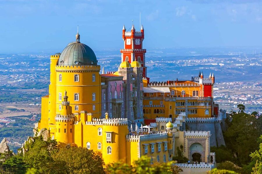 From Lisbon: Sintra with Pena Palace and Cabo da Roca by 4WD - The guide can shape the whole day