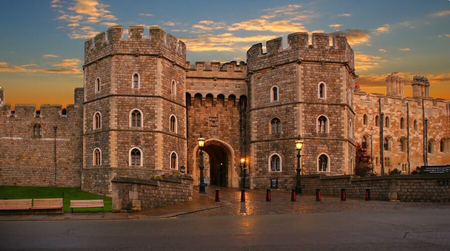 From London: Extended Visit to Windsor Castle and Stonehenge - Who should book this Windsor and Stonehenge tour?