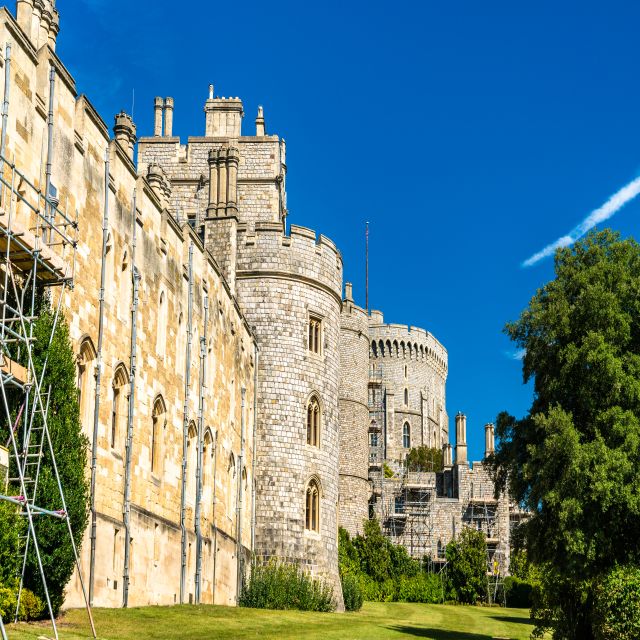 From London: Skip-the-line Windsor Castle Private Car Trip - Entering Windsor Castle with skip-the-line tickets