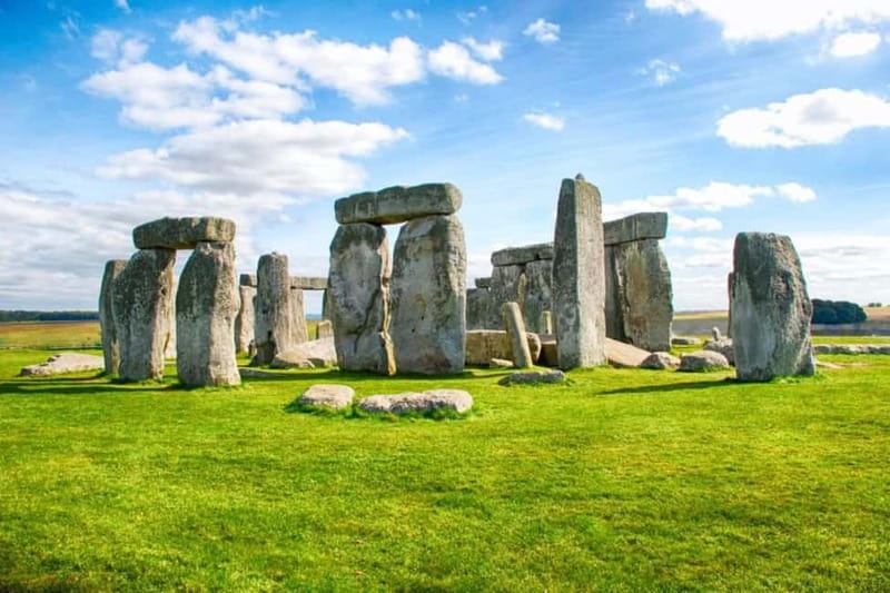 From London: Stonehenge & Windsor Castle Tour with Tickets - Key points before you book