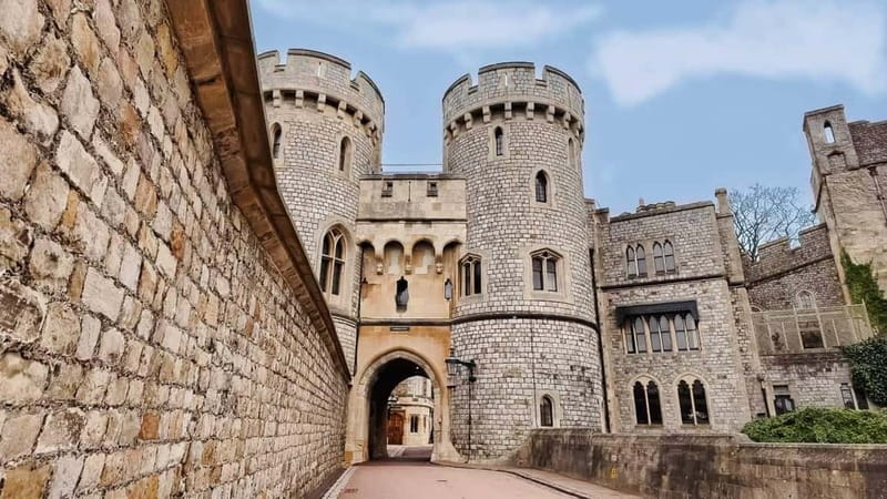 From London: Stonehenge & Windsor Castle Tour with Tickets - Why this two-stop day works