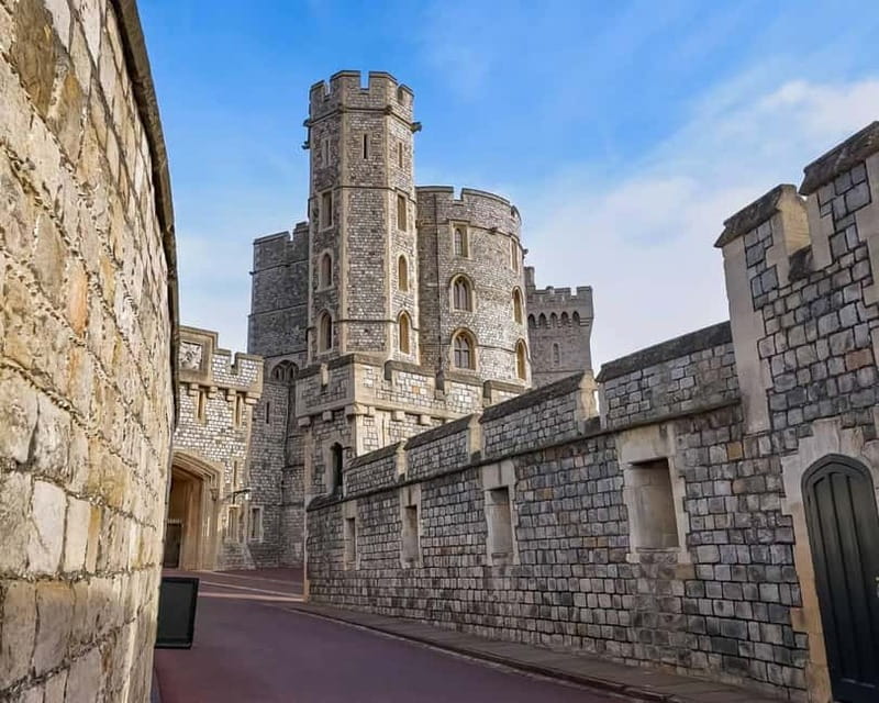 From London: Stonehenge & Windsor Castle Tour with Tickets - Coach comfort and guide quality