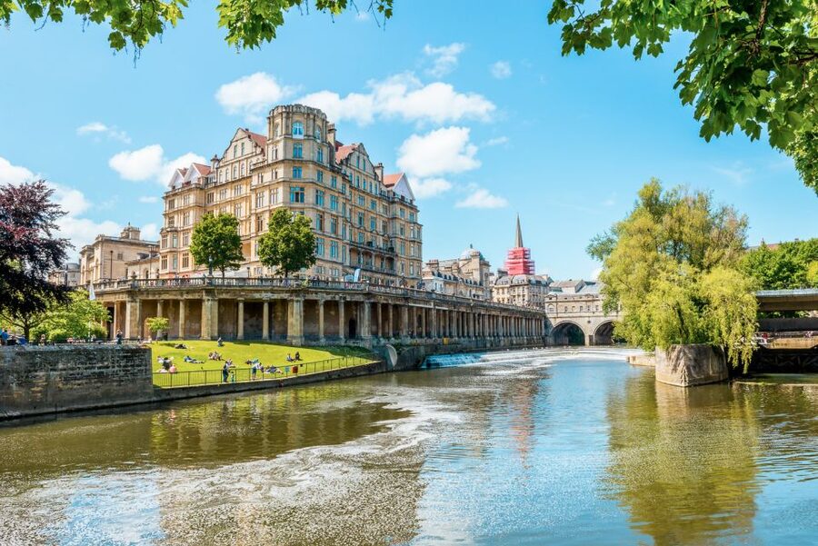 From London: Windsor Castle, Bath, and Stonehenge Day Trip - Who should book this tour?