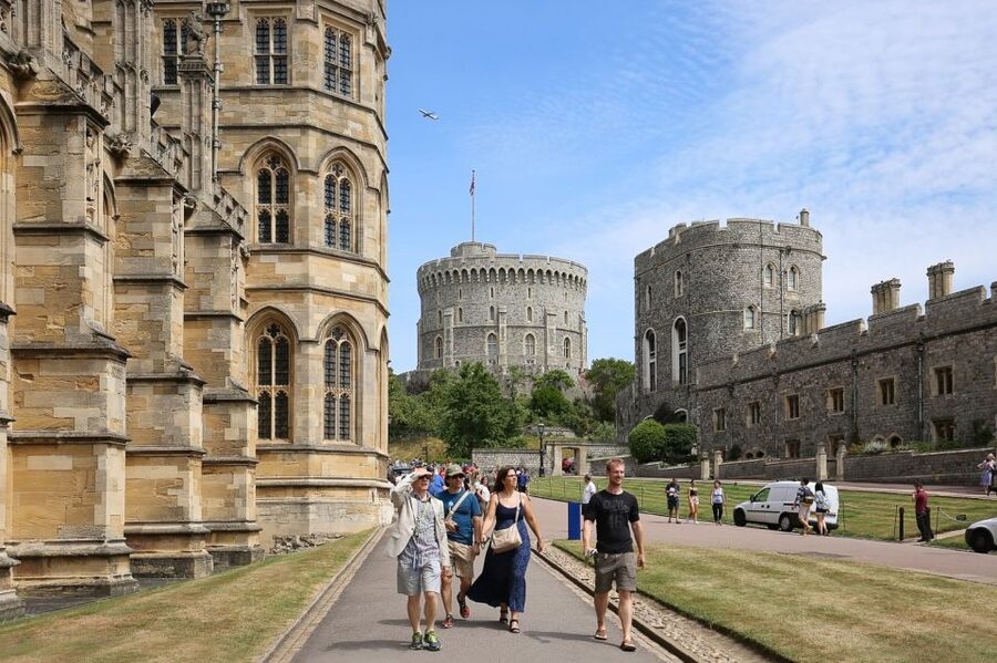 From London: Windsor Castle Royal Afternoon Sightseeing Tour - Entering the State Apartments