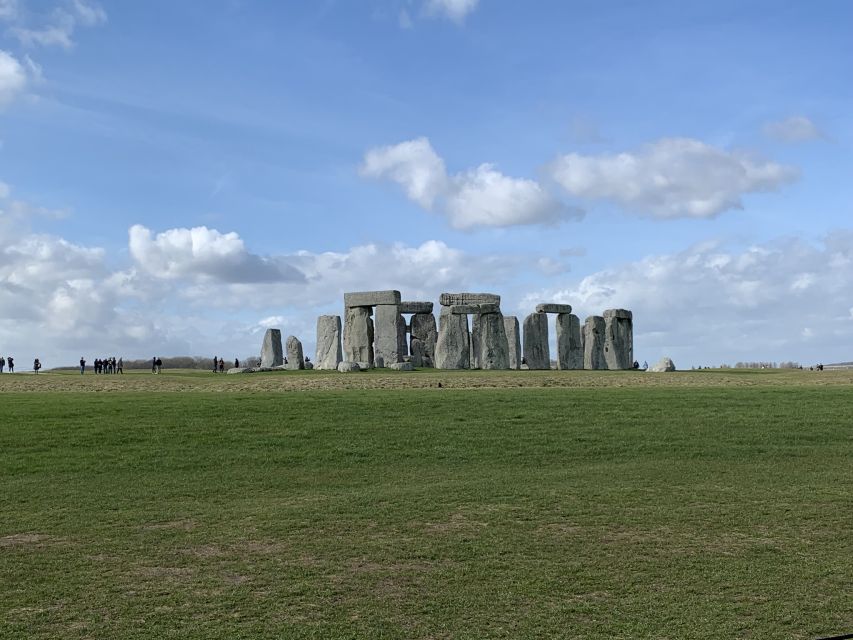 From London: Windsor Castle & Stonehenge Private Day Trip - Accessibility, weather, and what to bring