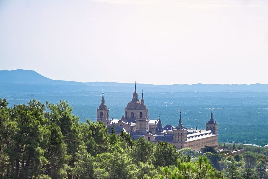 From Madrid: El Escorial and Valley's Basilica Half Day Tour - Inside the basilica and crypt