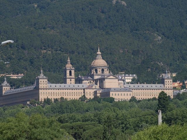 From Madrid: El Escorial, Valley and Segovia Day Trip - Why this three-site day is tempting