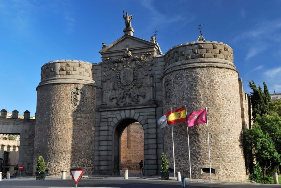 From Madrid: El Escorial, Valley and Segovia Day Trip - Segovia’s Alcázar from outside