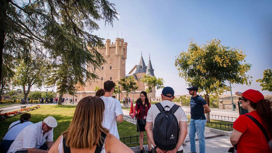 From Madrid: Guided Day Trip to Segovia, optional Alcázar - Choosing the Alcázar upgrade