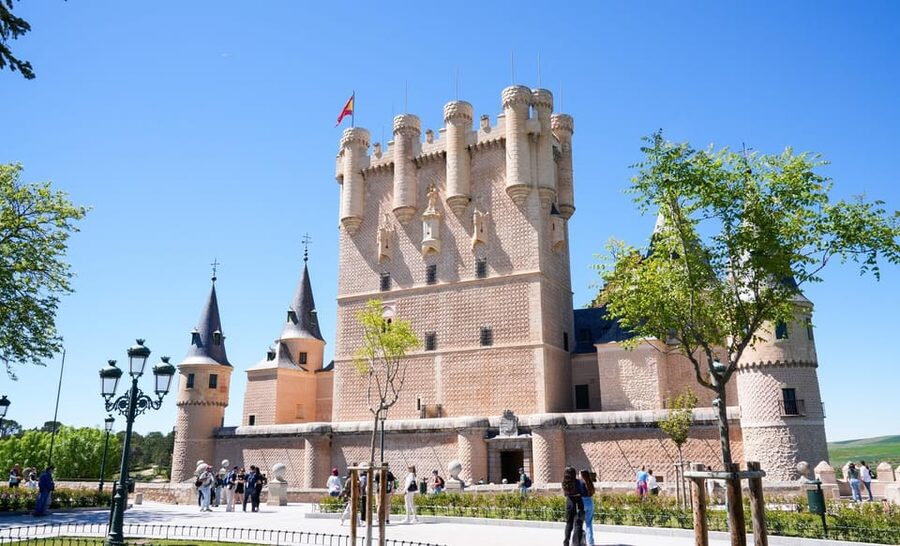 From Madrid: Segovia Tour with Cathedral and Alcazar Entry - Casa de los Picos and Segovia’s Old Streets