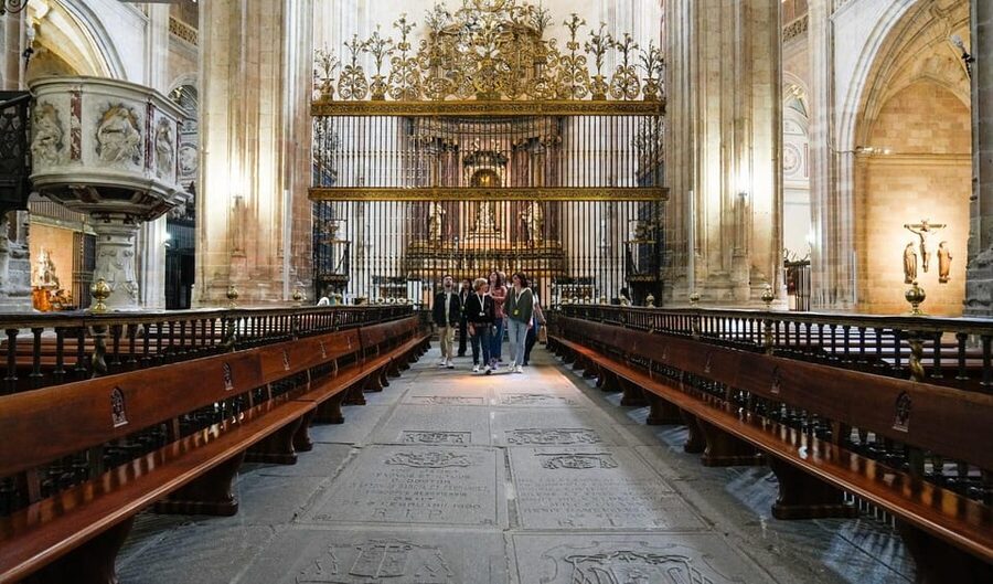From Madrid: Segovia Tour with Cathedral and Alcazar Entry - The Alcázar, Segovia’s Fairytale Castle