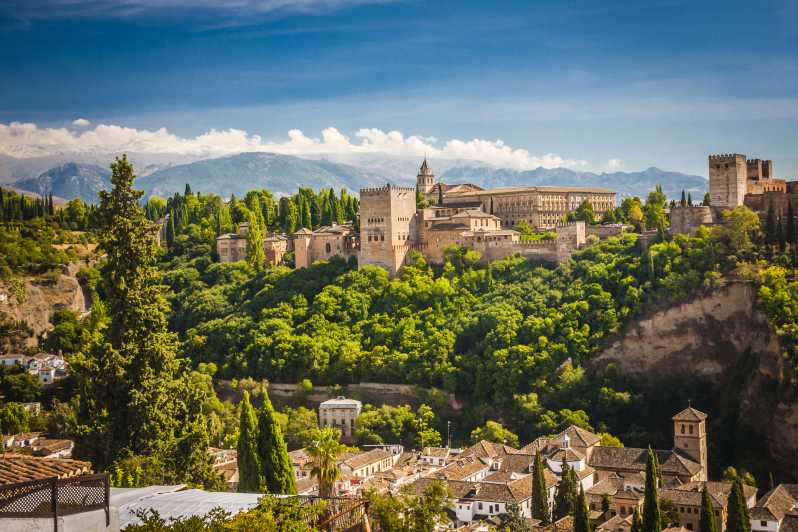 From Malaga: Day Trip to Alhambra by Bus with Entry Tickets - Why the Alhambra is worth the long ride from Malaga