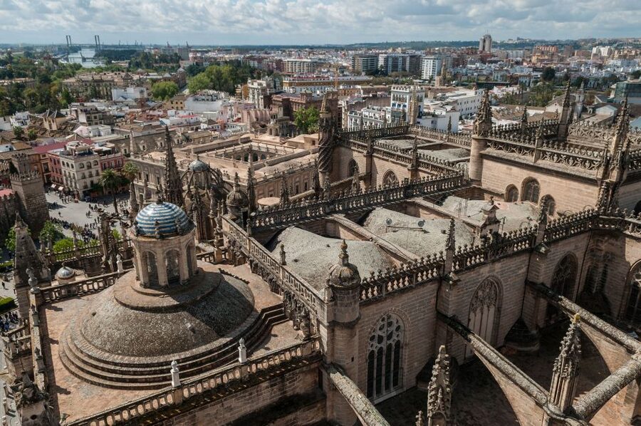 From Malaga: Private Seville, Alcazar and Cathedral Day Trip - The Jewish Quarter and the old streets
