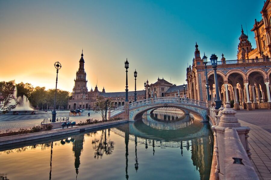From Malaga: Private Seville, Alcazar and Cathedral Day Trip - Seville Cathedral and the Giralda