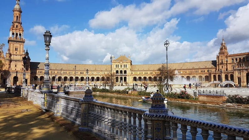 From Malaga: Seville Day Trip with Real Alcázar Tickets - Why this day trip works from the Costa del Sol