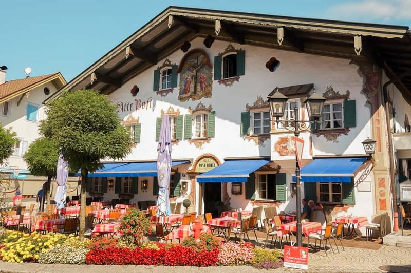 From Munich: Premium Neuschwanstein Castle & Linderhof Tour - The premium coach and what the price buys
