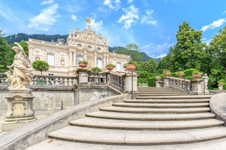 From Munich: Trip to Neuschwanstein & Linderhof in Spanish - Price, extra fees, and real value