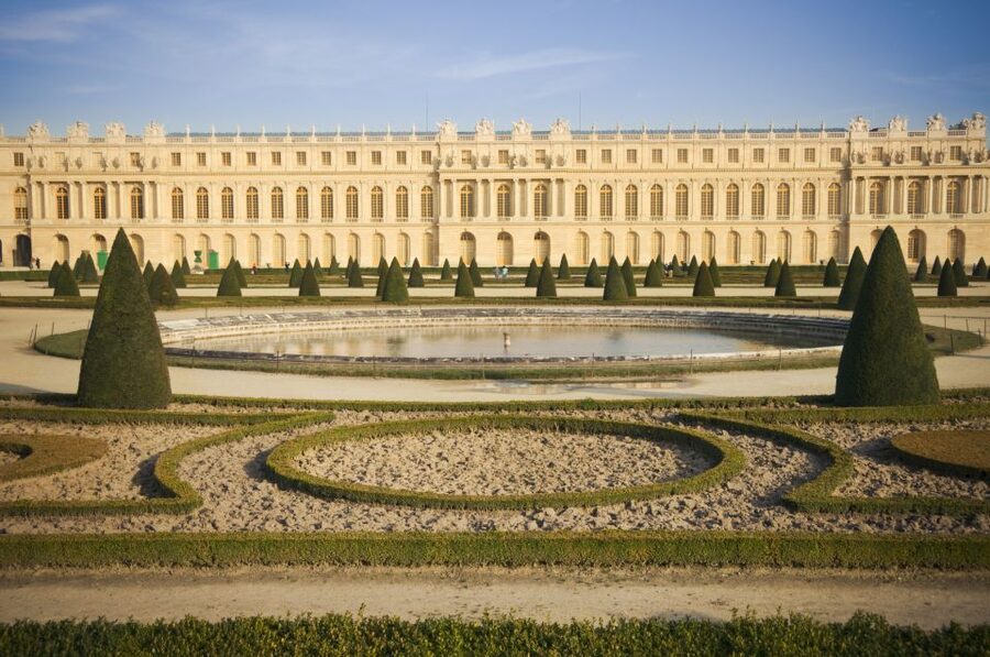 From Paris: Bike Tour to Versailles with Timed Palace Entry - Who should book this tour?