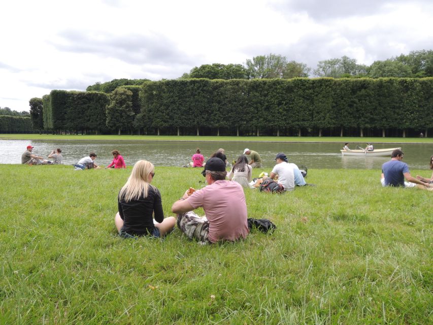 From Paris: Bike Tour to Versailles with Timed Palace Entry - What the $135 price really covers