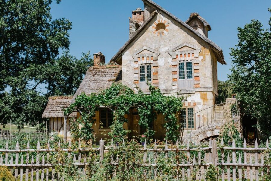 From Paris: Bike Tour to Versailles with Timed Palace Entry - Guides, group size, and the human side
