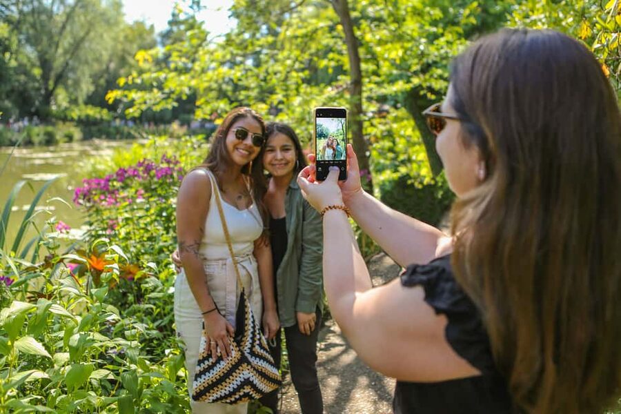 From Paris: Day Trip to Giverny & Versailles with Lunch - Key points to know before booking