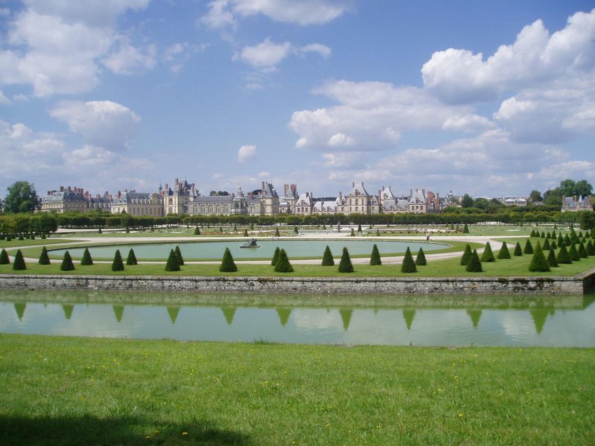 From Paris: Fontainebleau & Vaux-le-Vicomte Private Tour - Leaving Paris in a private car
