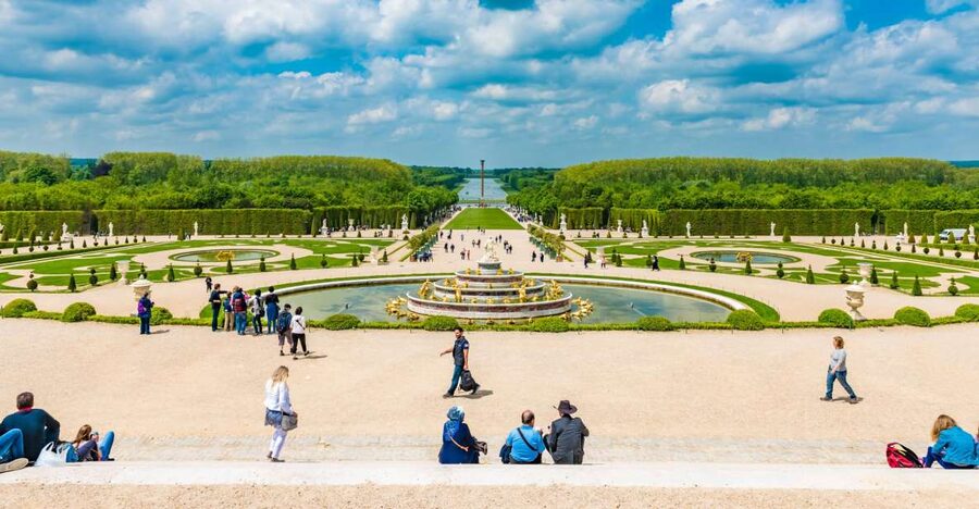 From Paris: Full-Day Guided Tour of Versailles - Walking, heat, and accessibility