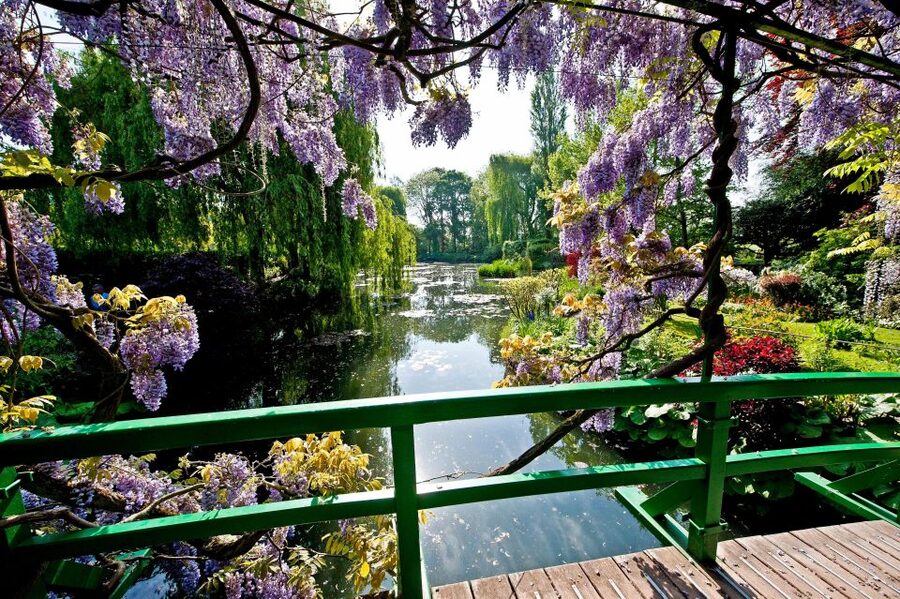 From Paris: Giverny and Versailles Private Full-Day Trip - Should You Book the Versailles and Giverny Day Trip?