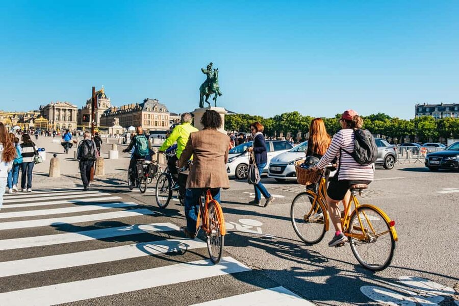 From Paris: Skip-the-Line Palace of Versailles Bike Tour - The final ride and return to Paris
