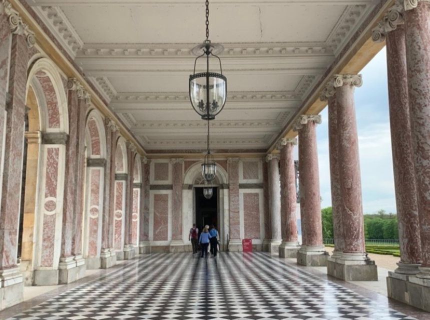 From Paris: Versailles Bike Tour with Gardens & Palace Entry - What the $131 price includes