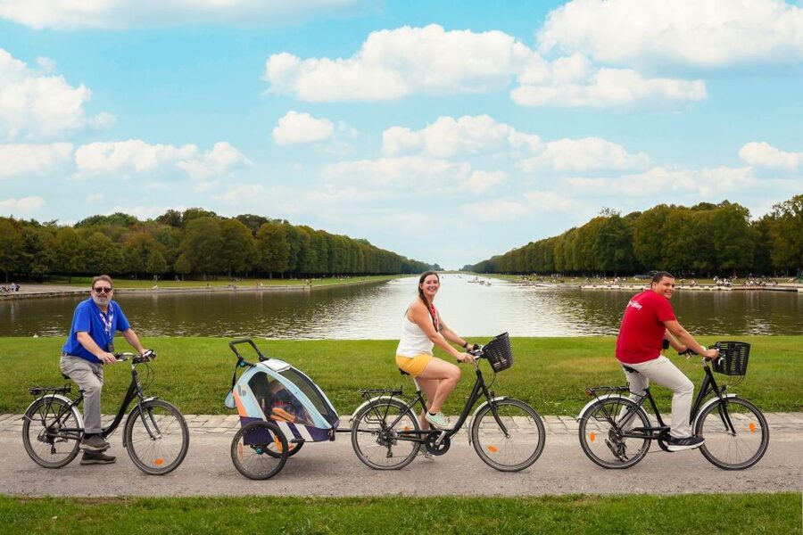From Paris: Versailles Bike Tour with Gardens & Palace Entry - Why cycling is the smart way to see Versailles