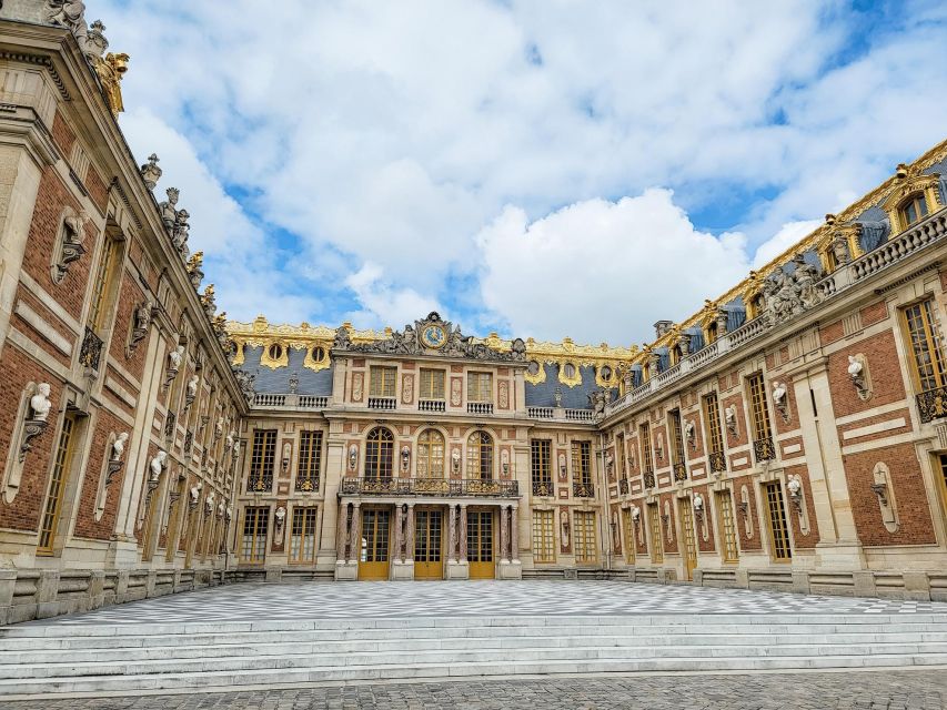 From Paris: Versailles Bike Tour with Gardens & Palace Entry - Grand Trianon, Petit Trianon, and royal retreats