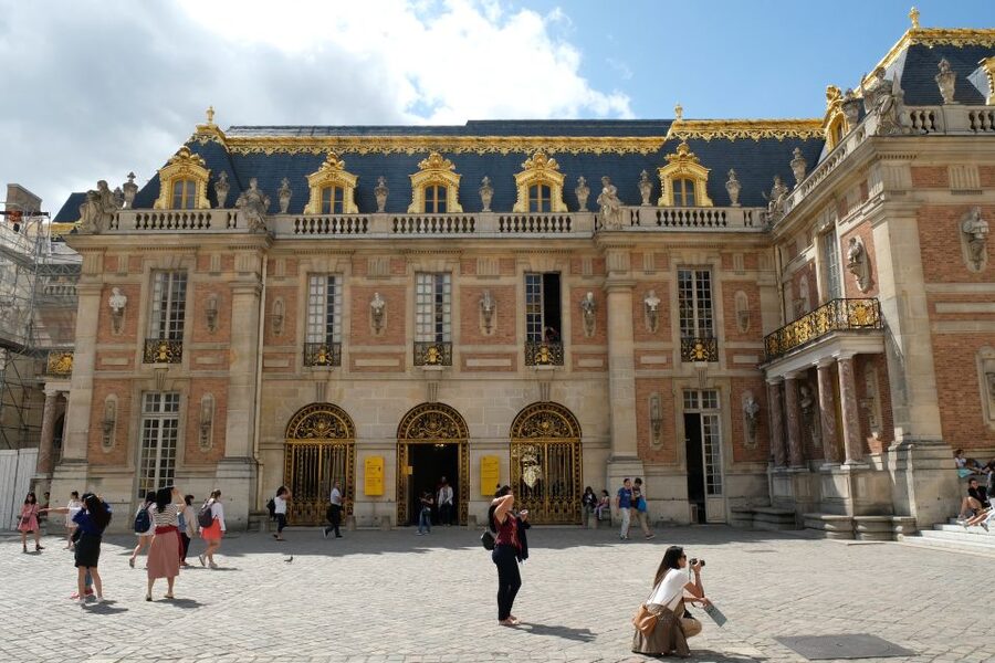 From Paris: Versailles Palace and Gardens Guided Day Trip - Choosing between the standard departure and 1:45 PM