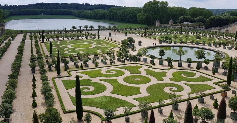 From Paris: Versailles Palace and Gardens Guided Experience - Should you book this tour?