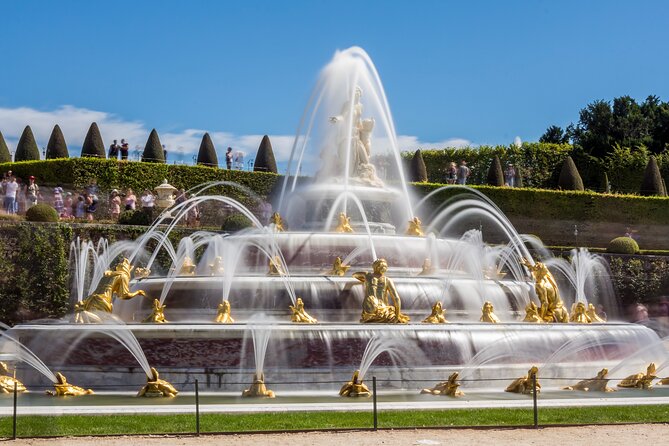 From Paris: Versailles Palace Live Tour with Gardens Access - The longer day and Marie-Antoinette’s Estate