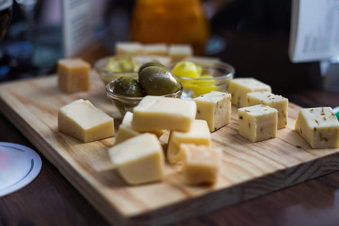 From Parma: Parmigiano Reggiano Farm Tour & Tasting with Transfer - The tasting: two ages, local pairings, and a farm shop