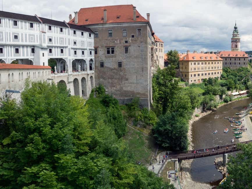 From Prague to the fabulous Cesky Krumlov:fullday experience - The drive from Prague with a group of seven