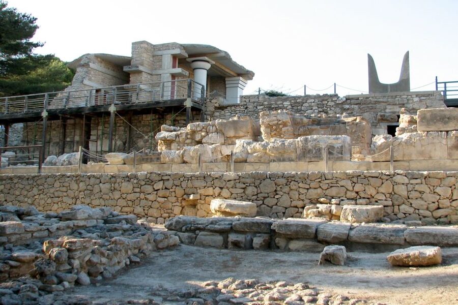 From Rethymno: Knossos Palace and Heraklion Guided Tour - What the day feels like in practice