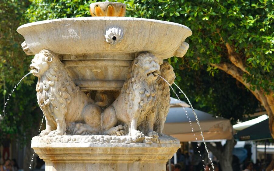 From Rethymnon: Day Trip to Knossos Palace & Heraklion City - Knossos Palace: two hours among Minoan ruins