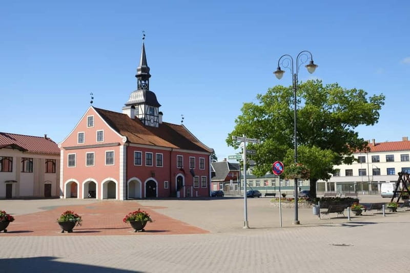 From Riga : Rundale palace and Bauska castle tour and back. - Starting from a Riga pastry shop