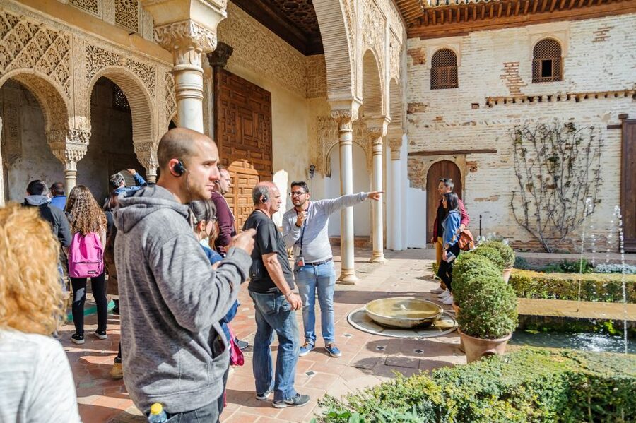 From Seville: Granada Day Trip Alhambra and Albaycin - What the $103 price really buys you