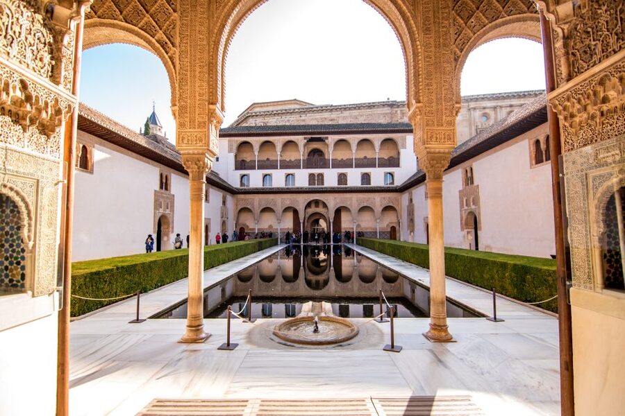 From Seville: Granada Day Trip with Alhambra and Albaicín - How the 13-hour day is paced