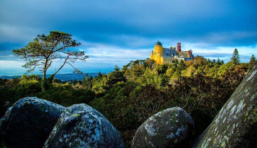 From Sintra: Pena Palace Guided Tour - Meeting at Pérola and riding up the hill