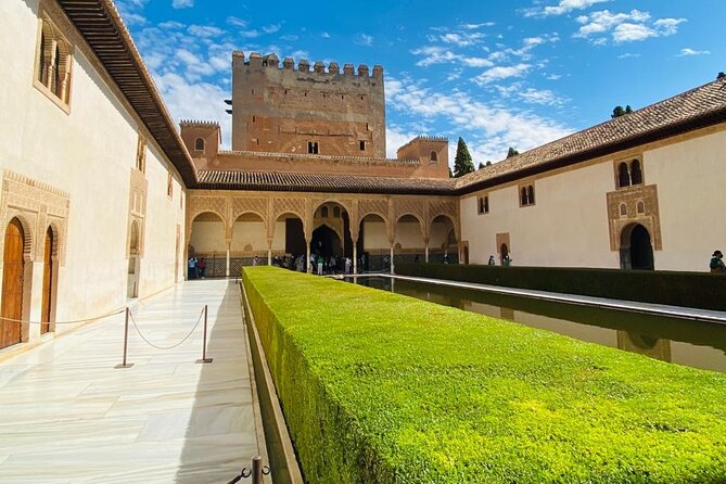Full-Day Alhambra from Malaga: Choose Your Access & Pick Up Point - A short look at Granada before the monument