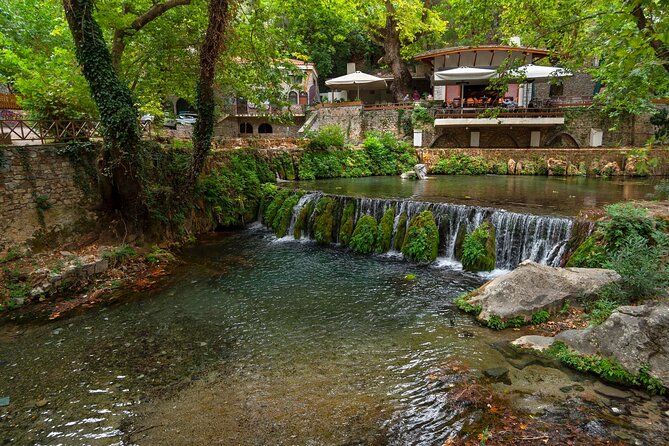 "Full day in Delphi/Livadia: Live the myths" - Transport, timing, and what the private format changes