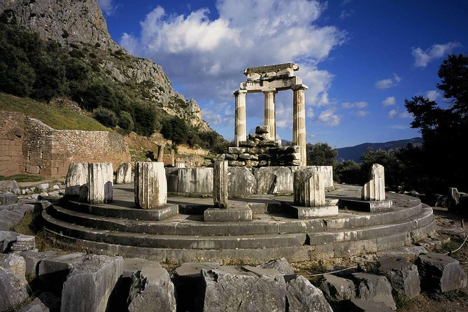 "Full day in Delphi/Livadia: Live the myths" - The Delphi Archaeological Museum puts meaning behind the ruins