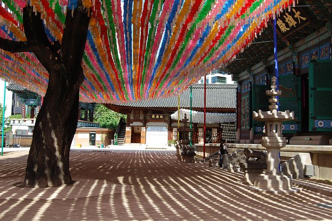 Full-Day Palace Tour in Seoul - Gyeongbokgung Palace and the royal opening act