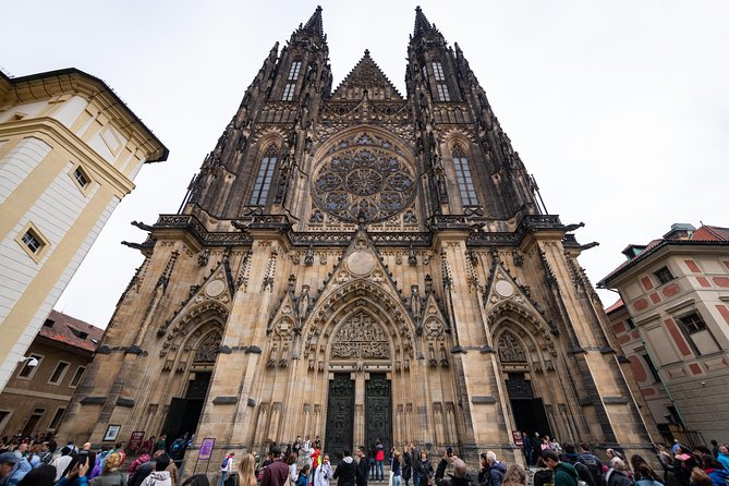 Full-Day Prague Tour with Prague Castle, Lunch and Vltava Cruise - Old Town Square and the Jewish Quarter